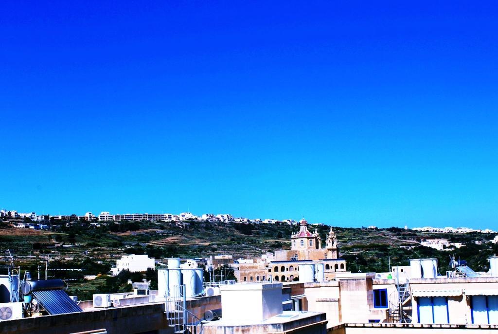 Apartmán Seaview Luxury Penthouse With Shared Swimming Pool Għajnsielem Exteriér fotografie